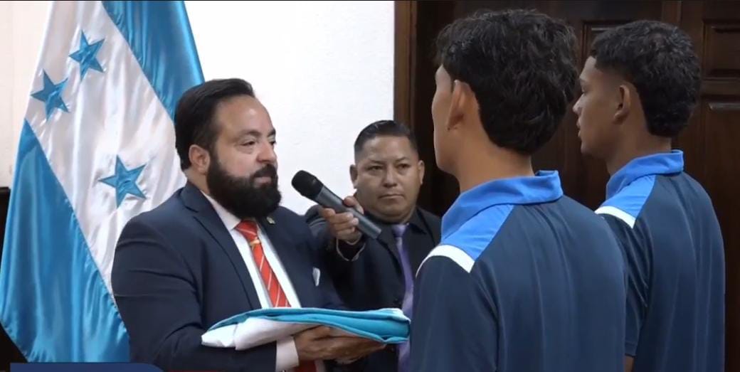 Presidente del CN Luis Redondo juramentó a la Selección Nacional sub 17 que participará en el mundial de Qatar 2025